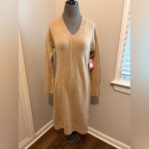 NWT Vince Camuto Tan Midi Sweater Dress. Size Small.